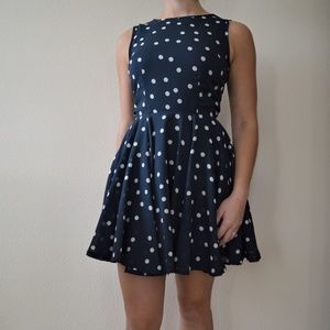 P O L K A D O T  D R E S S